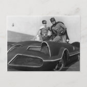 Robin en Batman staan in Batmobile Briefkaart (Voorkant)