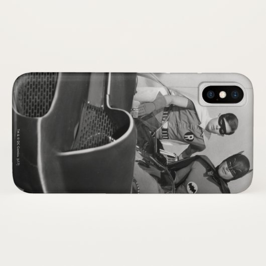 Robin en Batman staan in Batmobile Case-Mate iPhone Case (Achterkant (horizontaal))