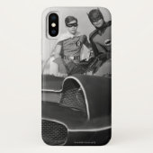Robin en Batman staan in Batmobile Case-Mate iPhone Case (Achterkant)