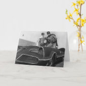 Robin en Batman staan in Batmobile Kaart (Gele Bloem)