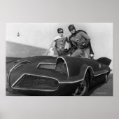 Robin en Batman staan in Batmobile Poster (Voorkant)