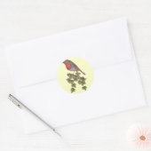 Robin zittend op ivy blad aanpasbaar ronde sticker (Envelop)