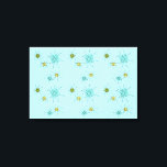 Robin's Egg Blue Atomic Starbursts Canvas Print<br><div class="desc">Dit Robin's Egg Blue Iconic Atomic Starbursts Stretched Canvas Print patroon kenmerkt iconische atomaire starbursts. Dat klopt! De oude school, robin's eitblauwe achtergrond met gouden spugen, is de perfecte achtergrond voor de levendige turquoise, het kalkselderij en kitschy peren groene cirkels. De vlekken van kleur worden sporadisch geplaatst in diverse grootte...</div>