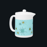 Robin's Egg Blue Atomic Starbursts Teapot Theepot<br><div class="desc">Het teapotpatroon van deze Robin's oegblauw Iconisch atoomStarbursts kenmerkt iconische atomaire sterrenbursts. Dat klopt! De oude school, robin's eitblauwe achtergrond met gouden spugen, is de perfecte achtergrond voor de levendige turquoise, het kalkselderij en kitschy peren groene cirkels. De vlekken van kleur worden sporadisch geplaatst in diverse grootte met het bekleden...</div>