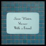 Robins Egg Blue Save Water Funny Plush Bath Mat<br><div class="desc">Dit humoristische badmat kan om het even welke achtergrondkleur zijn uitgezocht u - enkel klik aanpast. Standaard achtergrond is de oegblauw van pastelrobin; tekst is zwart. De tekst zegt "sparen Water, douche met een vriend". Een vergelijkbaar douchegordijn beschikbaar. Een geweldig cadeau voor een bruiloft of huisopwarming. Alle rechten voorbehouden ©...</div>