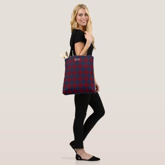 Robinson Clan Tartan Blue en Red Plaid Monogram Tote Bag (Op model)