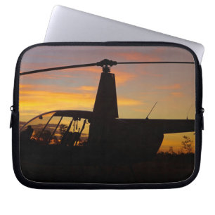 Robinson R44 helikopter bij zonsondergang Laptop Sleeve