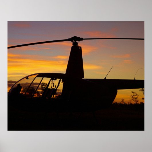 Robinson R44-helikopter op zonsondergang Poster (Voorkant)