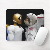 Robonaut 2, een handige, humanoïde astronaut hel 3 muismat (Met muis)