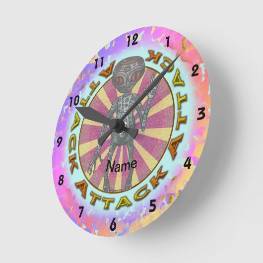 Robot Alien Attack Clock Ronde Klok (Hoek)