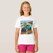  robot met surfplank, op het strand t-shirt (Voorkant volledig)