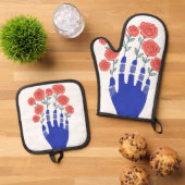 Robothand met bloeiende Rozen artwork Ovenwant & Pannenlap Set (Top down)