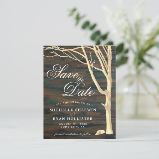 Robuust, donker houtenscript save the date (Staand voorkant)
