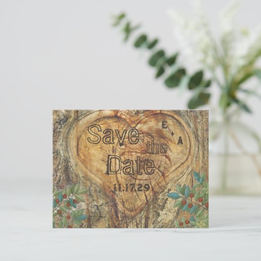Robuust hart in boomstam sparen de Datum Aankondigingskaart (Staand voorkant)