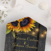 Robuust licht gouden zonnebloemen met een bruinhou all in one uitnodiging