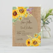 Robuuste gele zonnebloemen, borrelachtergrond kaart (Staand voorkant)