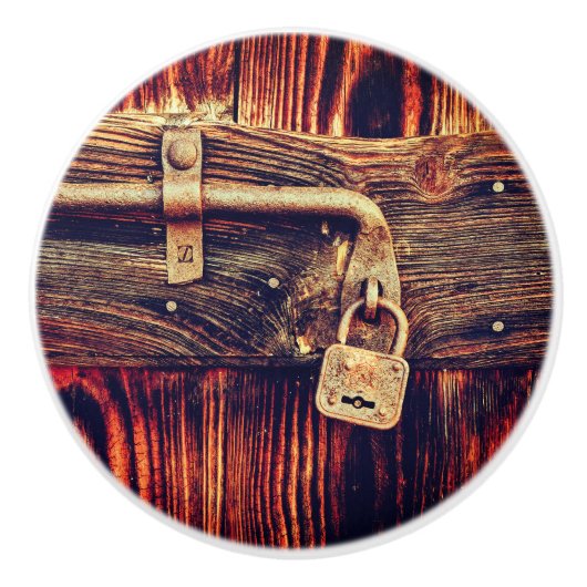 Robuuste houten deur met antiek remslot keramische knop (Voorkant)