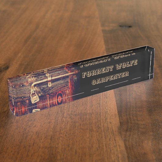 Robuuste houten deur met antiek remslot naambordje (Zijkant)