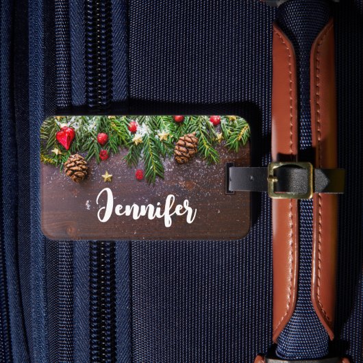 Robuuste kersttafel met pine en sneeuw bagagelabel (Voorkant Insitu 4)