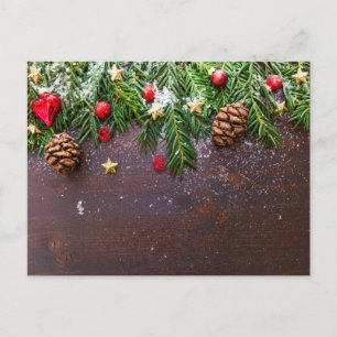 Robuuste kersttafel met pine en sneeuw briefkaart