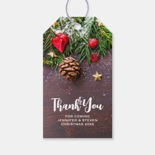 Robuuste kersttafel met pine en sneeuw cadeaulabel (Voorkant)