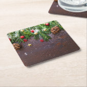 Robuuste kersttafel met pine en sneeuw kartonnen onderzetters (Schuin)