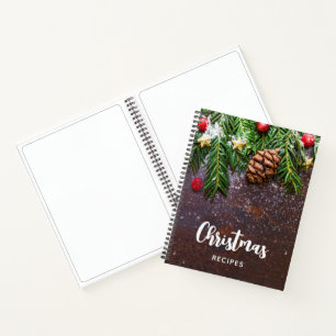 Robuuste kersttafel met pine en sneeuw notitieboek