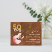 Rock and Roll 50th Birthday Guitar Rustic Uitnodiging Briefkaart (Staand voorkant)