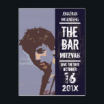 Rock Band Bar Mitzvah Save the Date Aankondigingskaart<br><div class="desc">Elke grote Bar Mitzvah begint met een beetje zoet. Produceer wat van uw met dit sparen het datumbriefkaart en zorg ervoor uw vrienden en familie op de voorste rij zullen zijn. Wie is er klaar voor de Bimah? Dat is hij. Maak van hem een ster en zijn Bar Mitzvah een...</div>