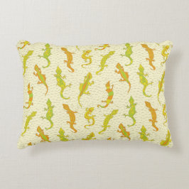 Rock beklimt Geckos op geel - naadloos patroon. Accent Kussen