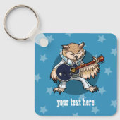 Rock en Roll Guitar Owl in Jumpsuit Cartoon Sleutelhanger (Voorkant)