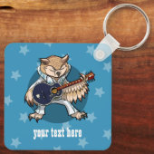 Rock en Roll Guitar Owl in Jumpsuit Cartoon Sleutelhanger (Achterkant)