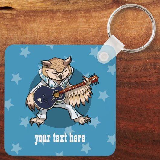 Rock en Roll Guitar Owl in Jumpsuit Cartoon Sleutelhanger (Achterkant)