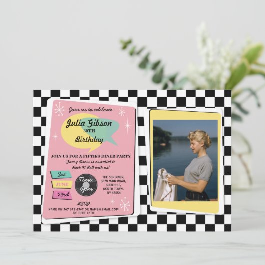 Rock N Roll 1950s Birthday Pink Retro Photo Invite Kaart (Staand voorkant)