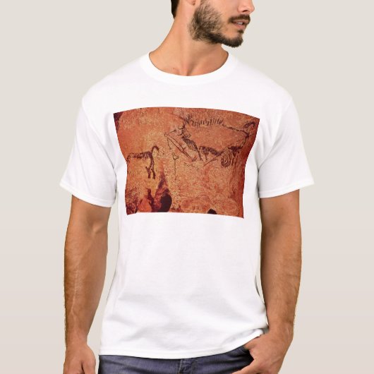 Rock-schilderij van een jachtscène, c.17000 BC T-shirt (Voorkant)