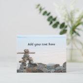 Rock stapelkunst aan het strand. Foto van Hao zhan Briefkaart (Staand voorkant)