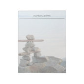 Rock stapelkunst aan het strand. Foto van Hao zhan Notitieblok (Linkerzijde)