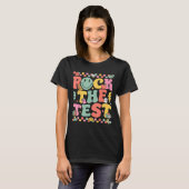 Rock The Test Testing Day Retro Motivational Teach T-shirt (Voorkant volledig)