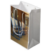 Rockers in een Row - Martha's wijntuin Medium Cadeauzakje (Voorkant Gekanteld)