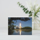 Rocket Blasting uit in Space Briefkaart (Staand voorkant)