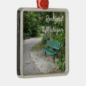 Rockford Michigan White Pine Walking Trail Bench Metalen Ornament (Rechts)