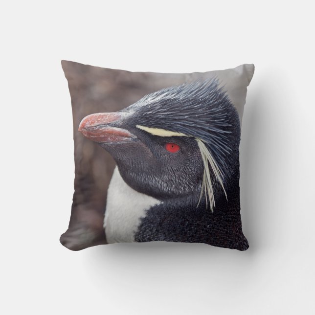 Rockhopper Penguin Pillow Kussen (Voorkant)