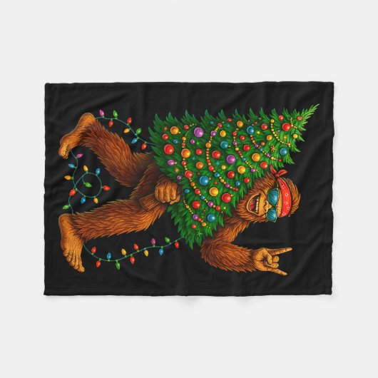 Rockin Christmas Bigfoot Carrying Tree Fun Xmas Ro Fleece Deken (Voorkant (Horizontaal))