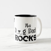 Rockin' Dog Dad Mug Tweekleurige Koffiemok (Voorkant rechts)