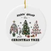 Rockin rond de kerstboom keramisch ornament (Achterkant)