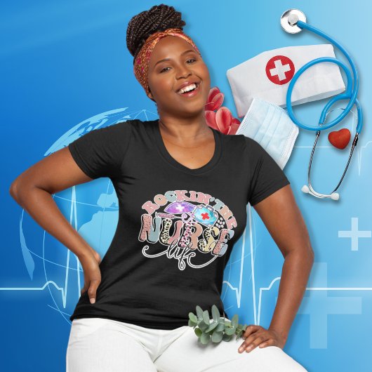 Rockin 'The Nurse Life Retro Groovy T-shirt