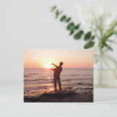 Rocks overslaan naar de zonsondergang briefkaart (Staand voorkant)