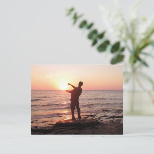 Rocks overslaan naar de zonsondergang briefkaart (Staand voorkant)