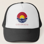 Rocky Mountain Colorado Sunset Logo Trucker Pet (Voorkant)