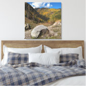 Rocky Mountain Rocks Uitgerekt Canvas Print (Insitu (Slaapkamer))